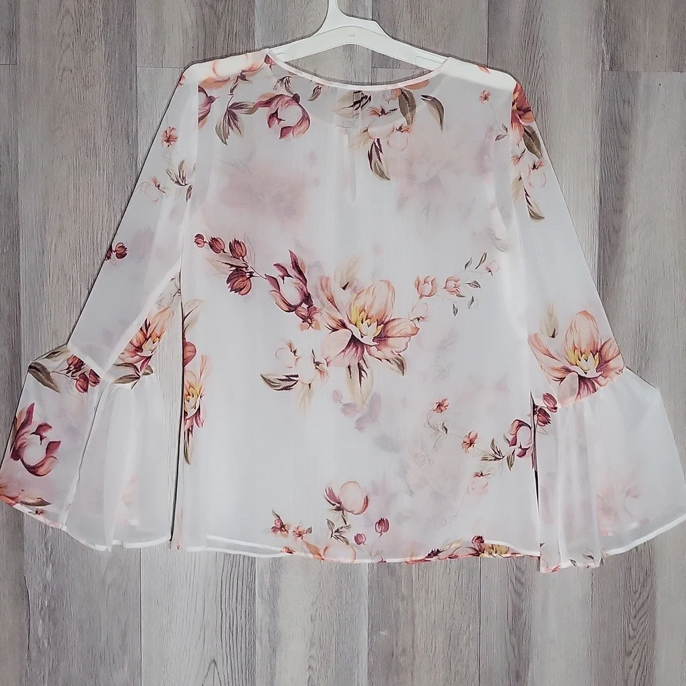 White House Black Market Women 8 Sheer Overlay Blouse Bell Sleeve Floral Keyhole - Picture 5 of 8